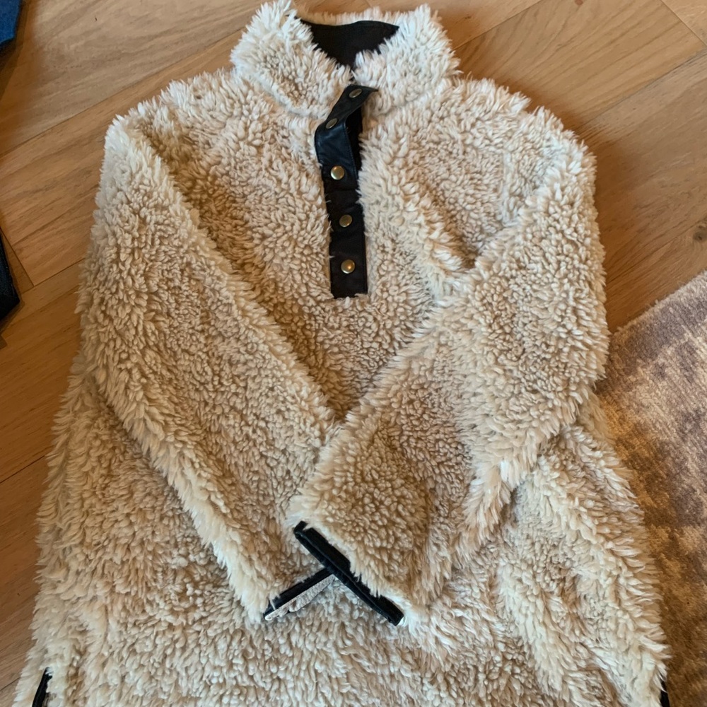 Dylan Sherpa fuzzy pullover
